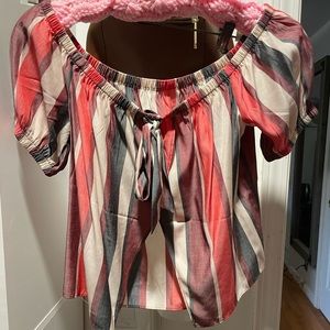 Small short sleeve blouse with peek a boo back